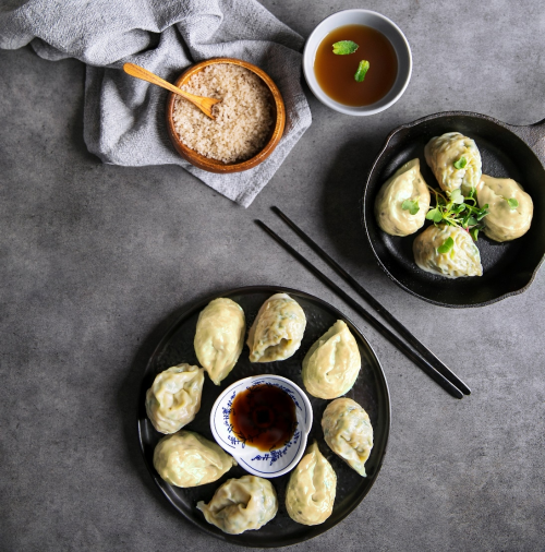 圃美多饺子皮薄馅厚，多种烹饪方法口感直追韩式餐厅